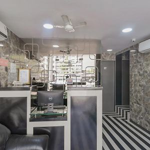 Hotel O Ak Palace Near Chhatrapati Shivaji International Airport