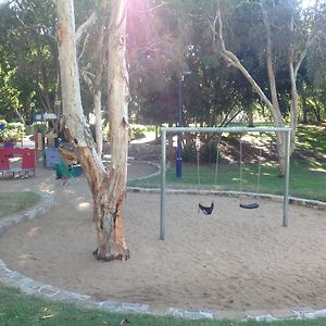 Tannum Sands Hotel / Motel